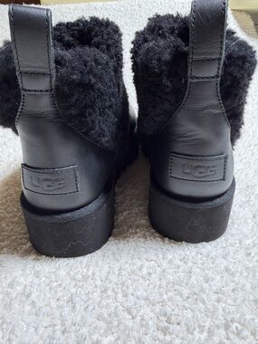 UGG Platform Boots Womens 7 Black Sherpa Lined Chunky Ankle Boot